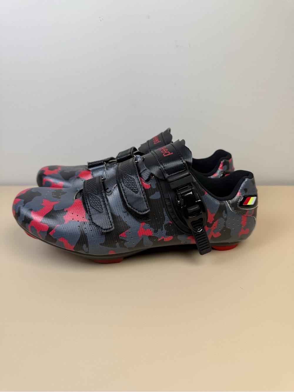 Santos Road Men’s Cycling Shoes, red black and grey camouflage pattern, size 41